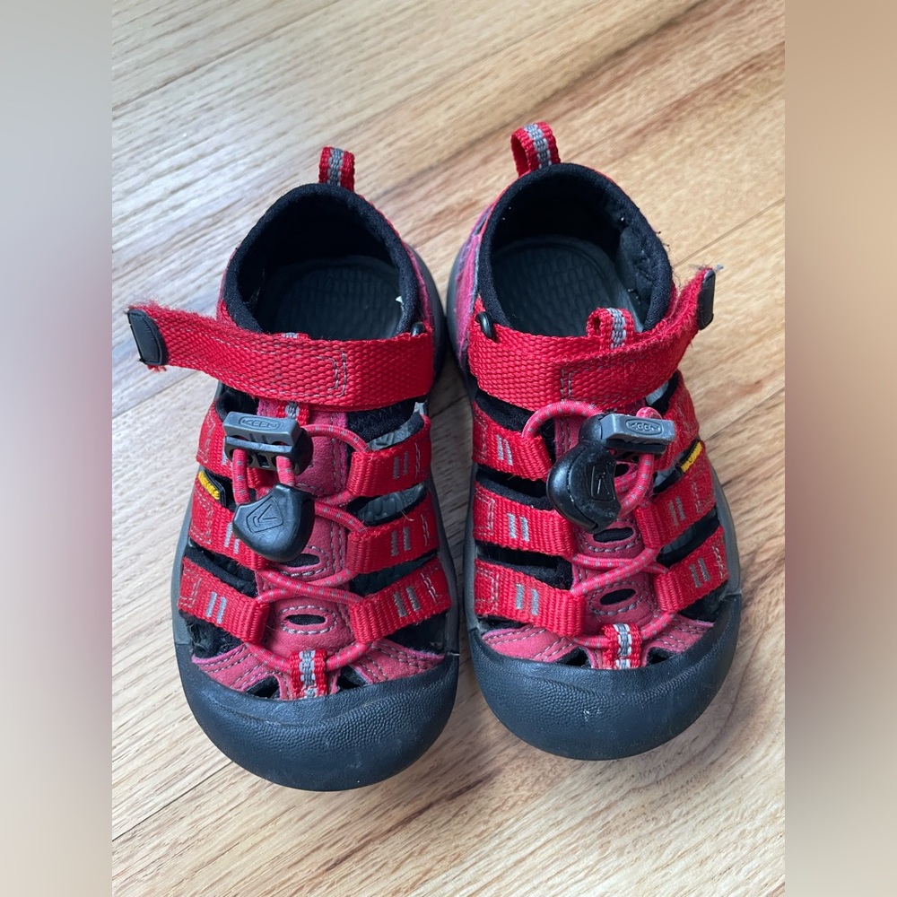 Keen size 8